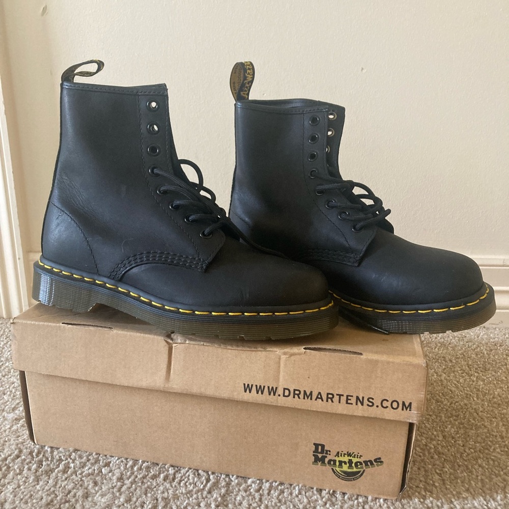 NWT Dr. martens 1460 Black Greasy boot